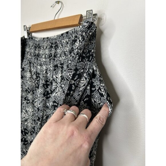 Torrid Womens Pants Floral Black White Challis Pull On Boho High Rise Size 3 - Picture 9 of 11